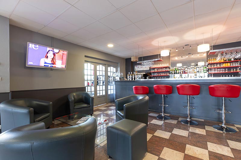 Le bar de l'hôtel L'Ormichal